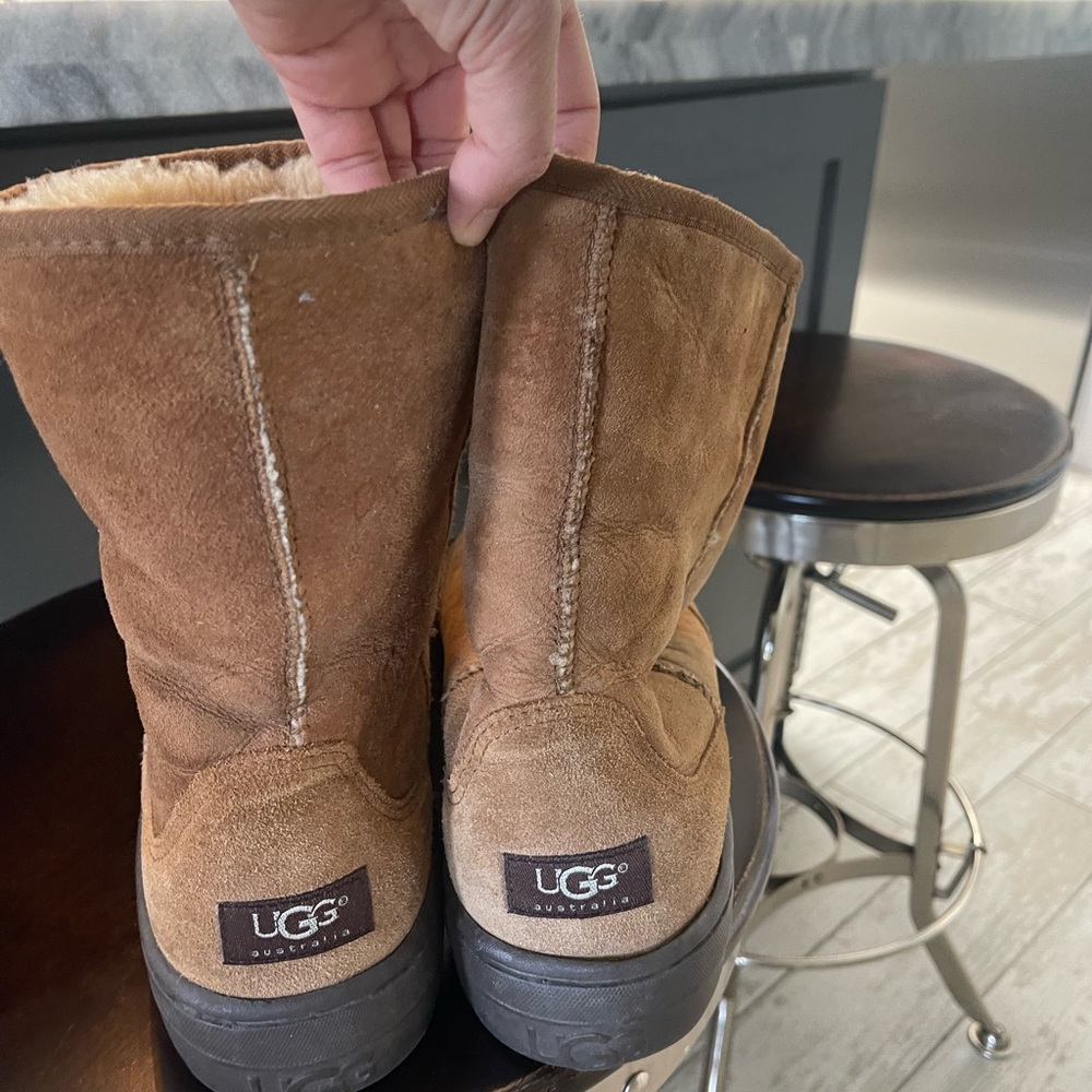 Men’s tan UGG boot. Has more durable sole more for more traction size 10